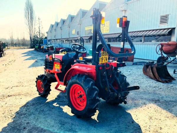 Micro-tracteur Kubota B1710 – 14,5 ch – 245 h