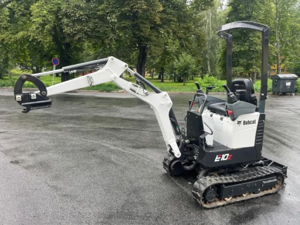 Mini-pelle Bobcat E10z (2020) – 1,2 t – Équipement complet