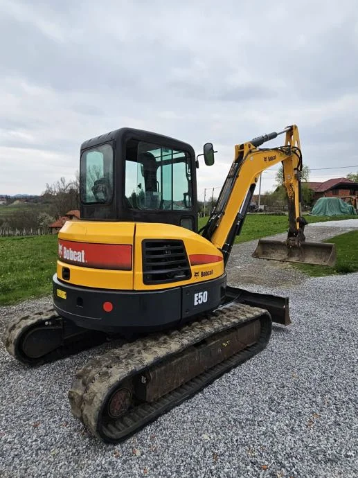 Mini-pelle Bobcat E50 (2016) – 4,86 t – Excellent état