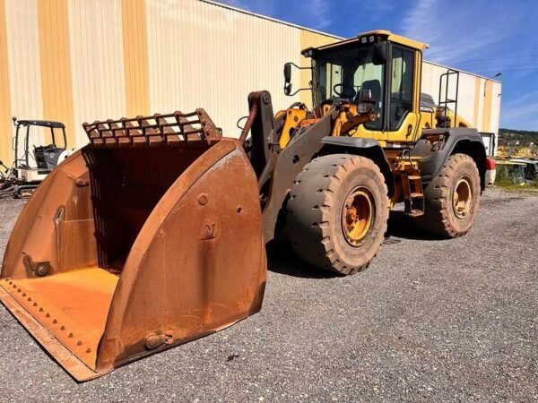 Chargeur sur Pneus VOLVO L110H – 2015