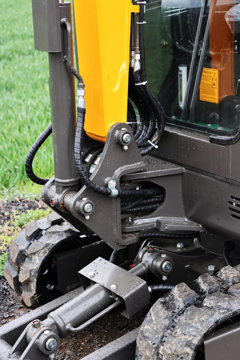 Mini-pelle APS KME20 – 2 t – Compacte, puissante et polyvalente – Image 10