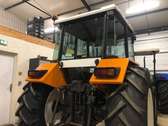 Tracteur Renault 681-4S – 1983 – 65 ch – 4RM – Image 11