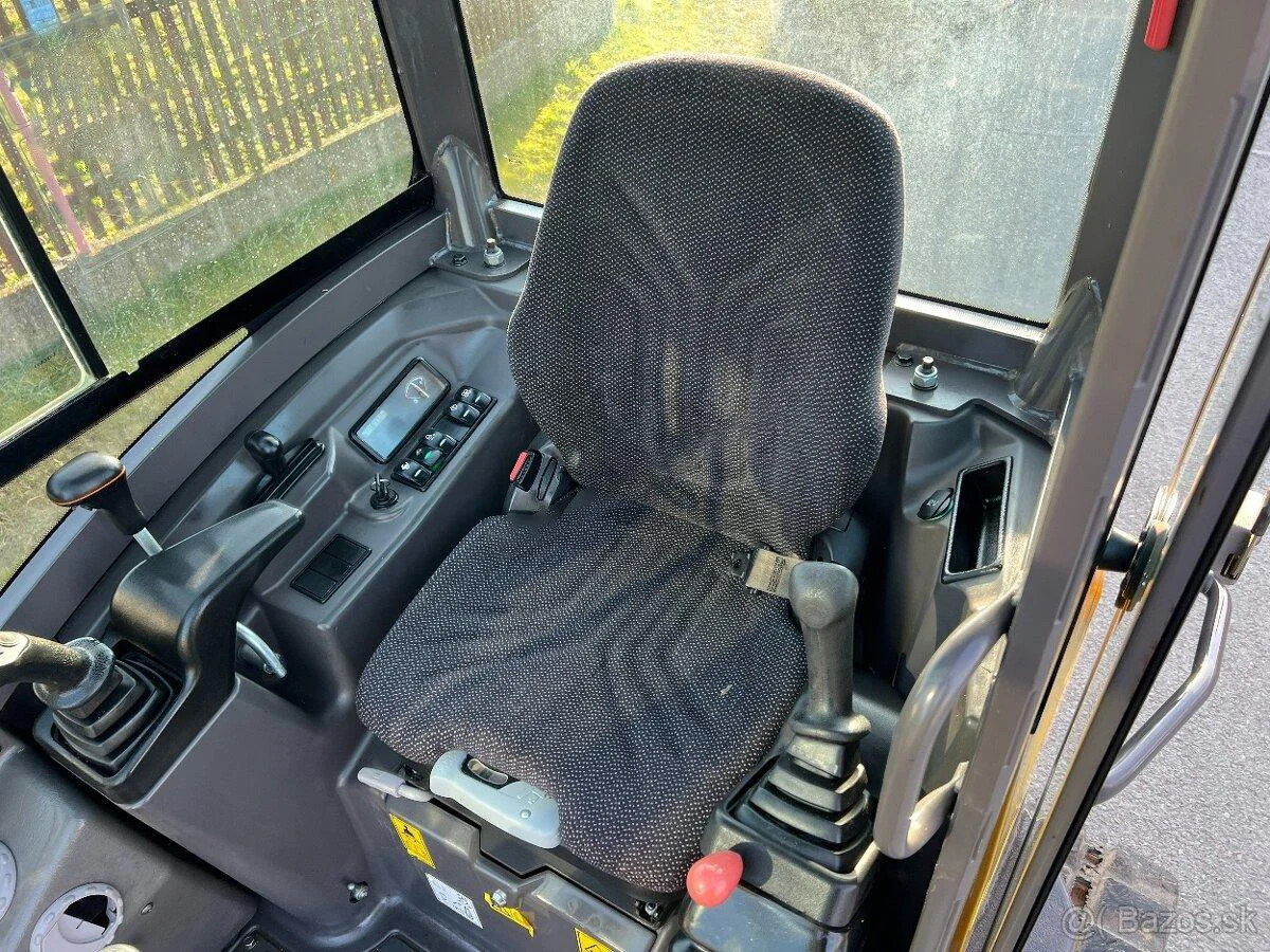 Mini-pelle Volvo ECR25D (2015) – 3 godets + godet inclinable – Image 11