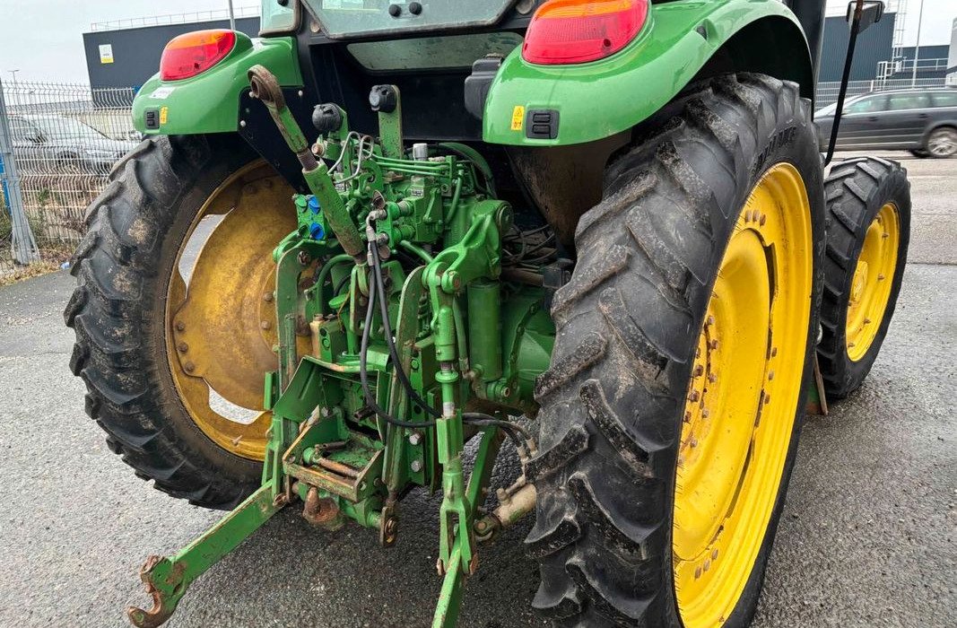 Tracteur John Deere 6090 MC – 4RM – 2016 – 90 h – Image 12