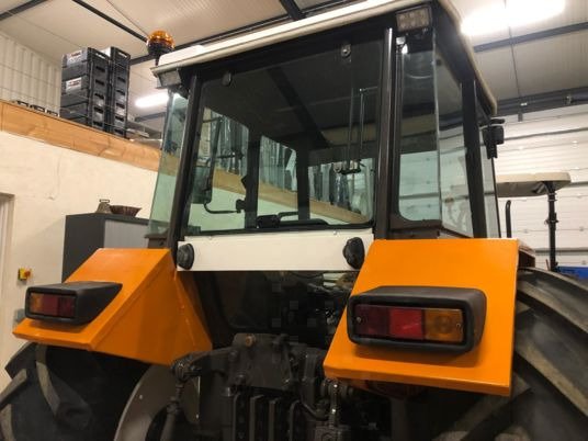 Tracteur Renault 681-4S – 1983 – 65 ch – 4RM – Image 12