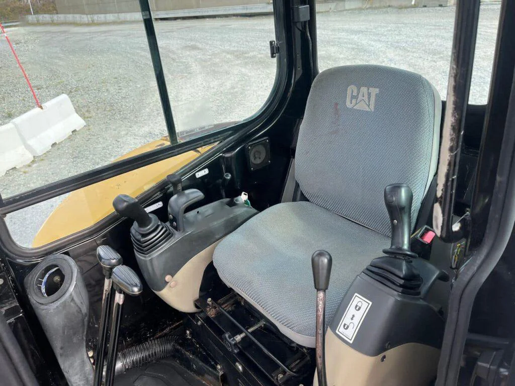 Mini-pelle Caterpillar 304 CR (2003) – Rototilt + 3 Godets inclus – Image 14