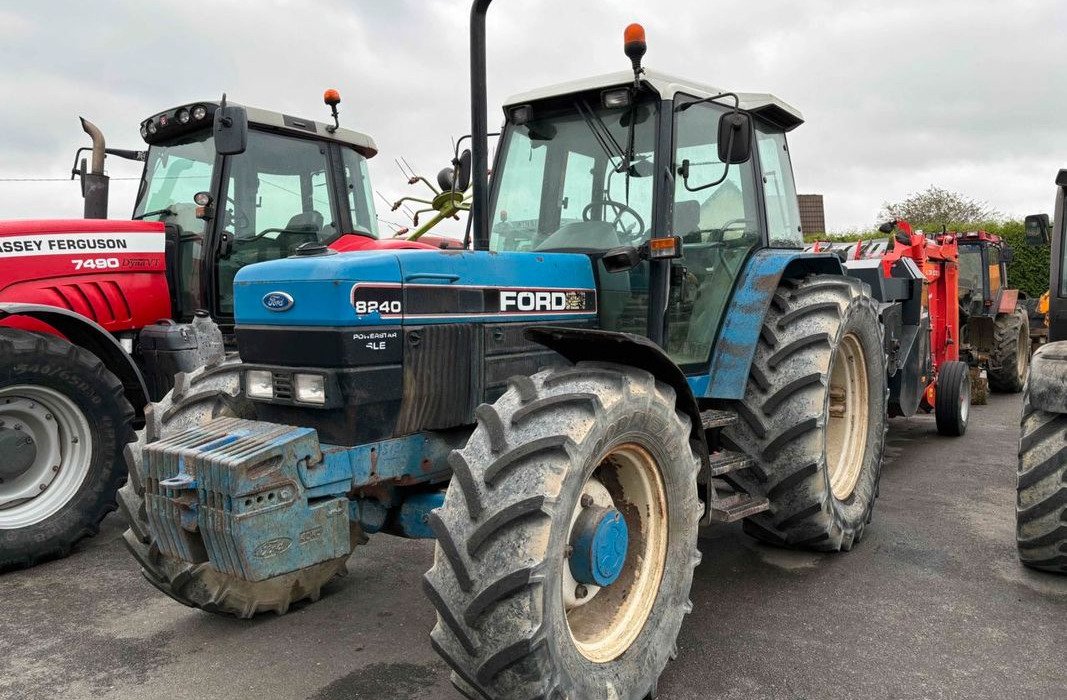 Tracteur Ford 8240 – 1992 – 4RM – Image 3