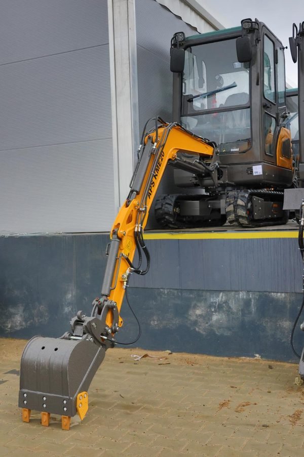 Mini-pelle APS KME20 – 2 t – Compacte, puissante et polyvalente – Image 3