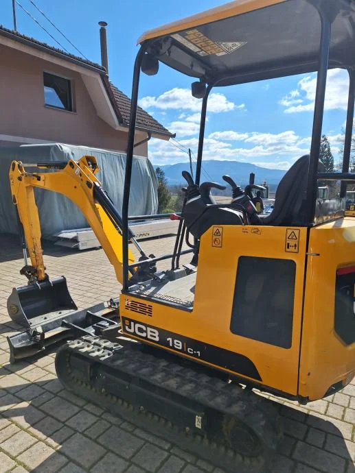 Mini-pelle JCB 19C-1 (2019) – 1,9 t – Excellent état – Image 3