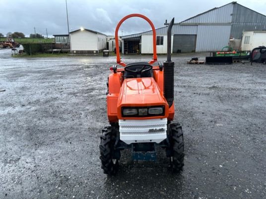Micro-tracteur Kubota B1600DT – 20 CV – 4RM – Remanufacturé – Image 3