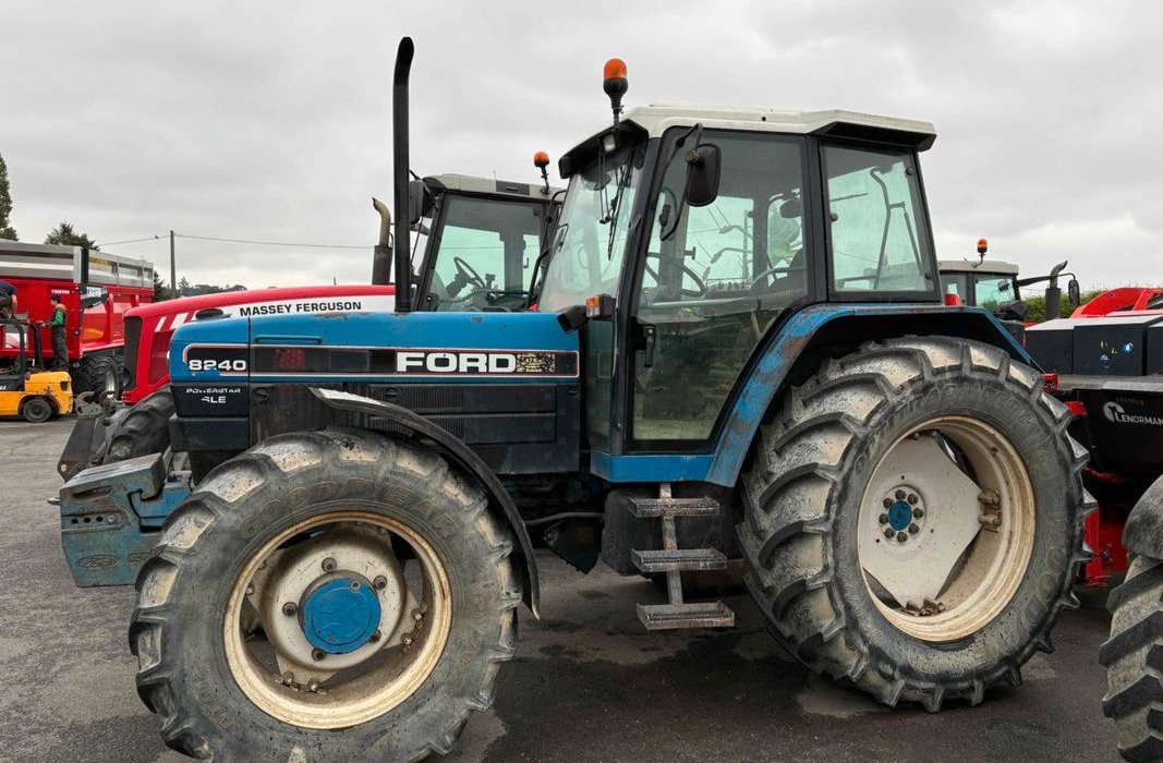 Tracteur Ford 8240 – 1992 – 4RM – Image 4