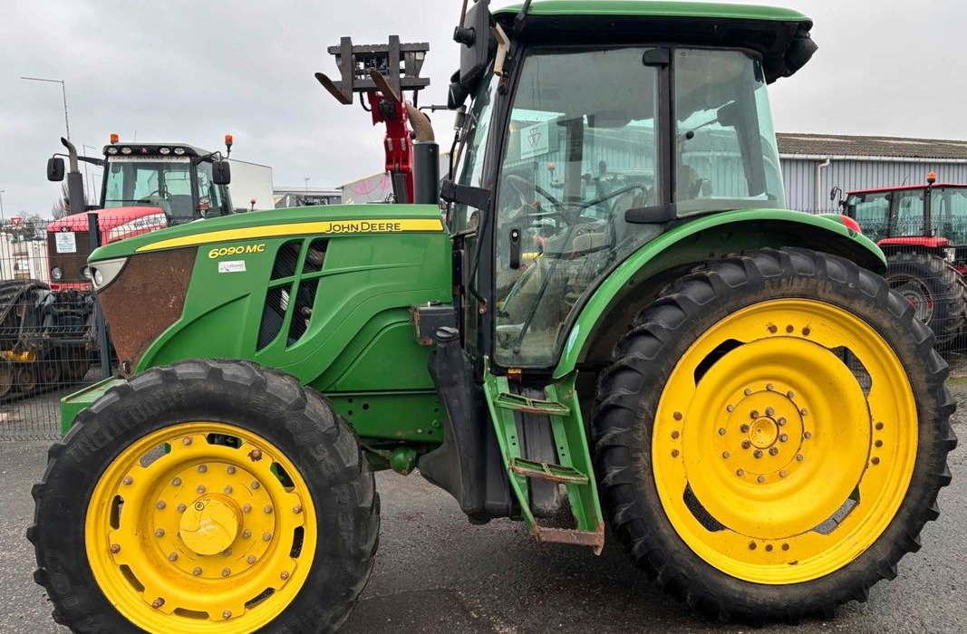 Tracteur John Deere 6090 MC – 4RM – 2016 – 90 h – Image 4