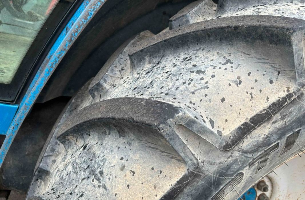 Tracteur Ford 8240 – 1992 – 4RM – Image 5