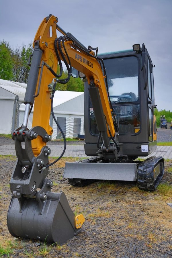 Mini-pelle APS KME20 – 2 t – Compacte, puissante et polyvalente – Image 5