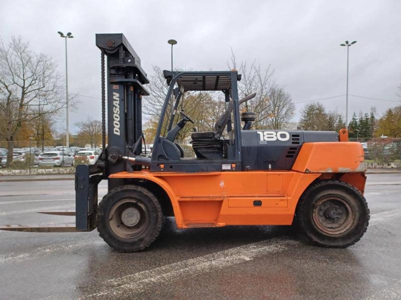 Chariot Élévateur Diesel Doosan D1808-S – 18 Tonnes – Image 5