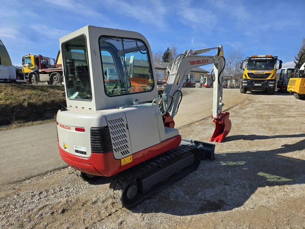 Mini-pelle Takeuchi TB125 (2000) – 3 Godets inclus – Image 6