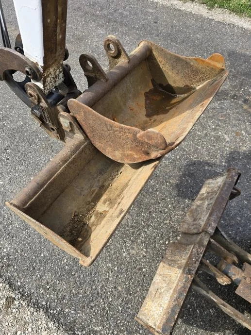 Mini-pelle Bobcat E10 (2017) – 1,2 t – 3 godets inclus – Image 6