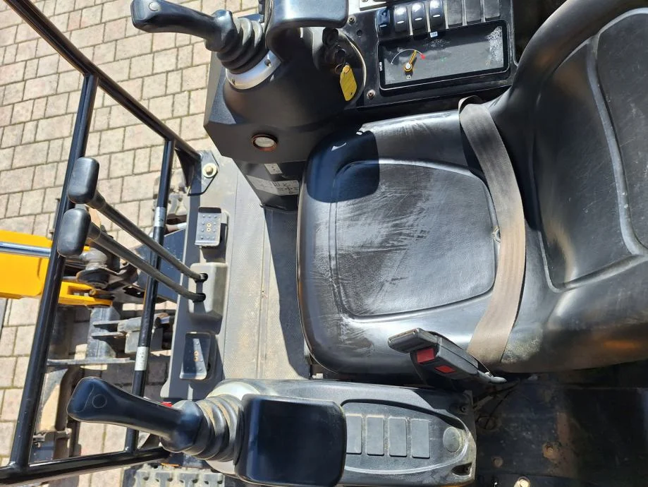Mini-pelle JCB 19C-1 (2019) – 1,9 t – Excellent état – Image 6