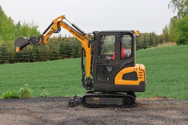 Mini-pelle APS KME20 – 2 t – Compacte, puissante et polyvalente – Image 7