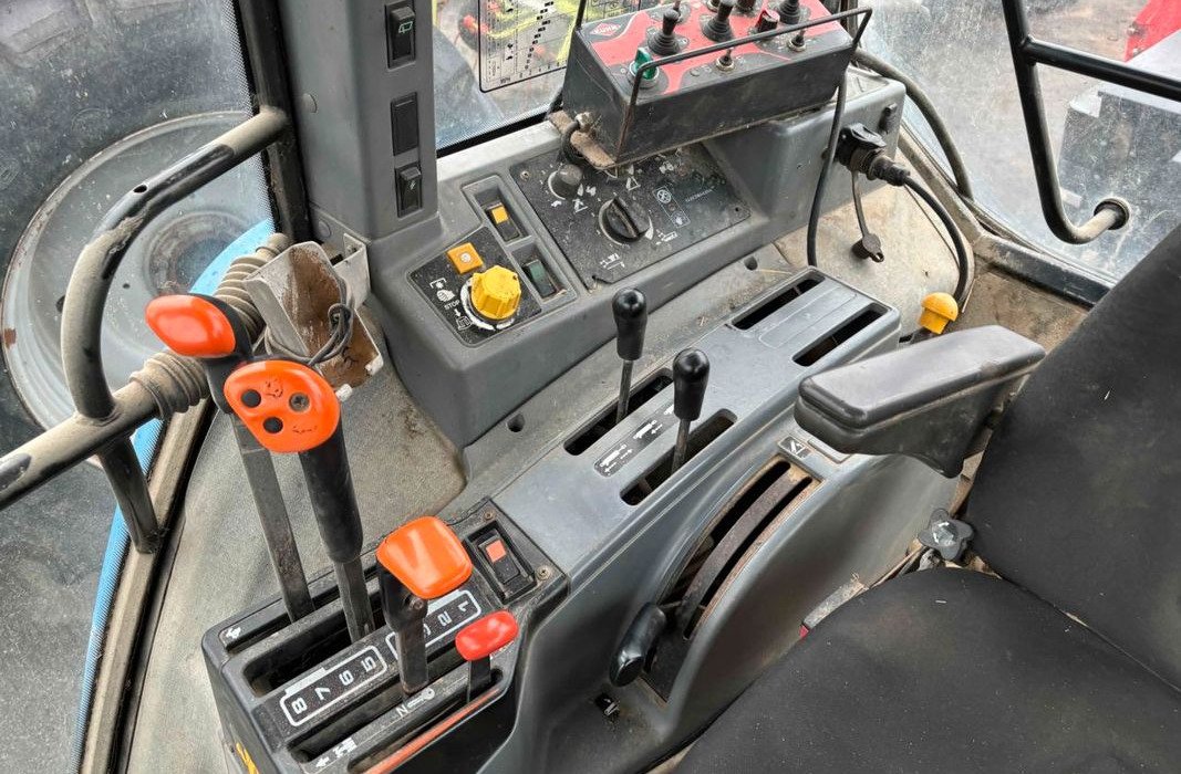 Tracteur Ford 8240 – 1992 – 4RM – Image 7