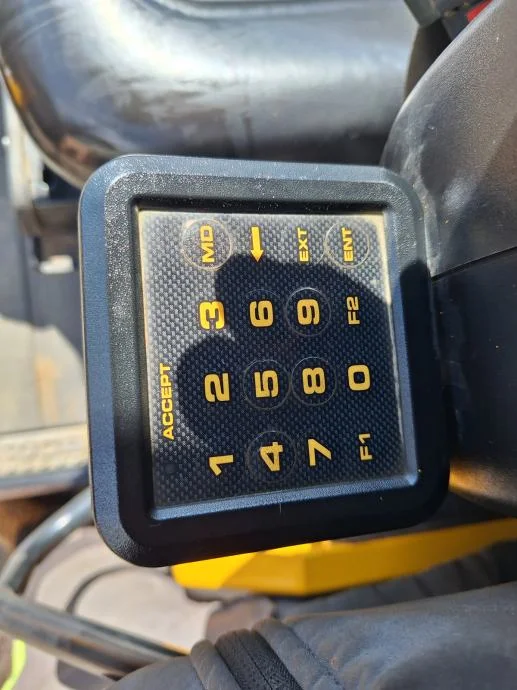 Mini-pelle JCB 19C-1 (2019) – 1,9 t – Excellent état – Image 8