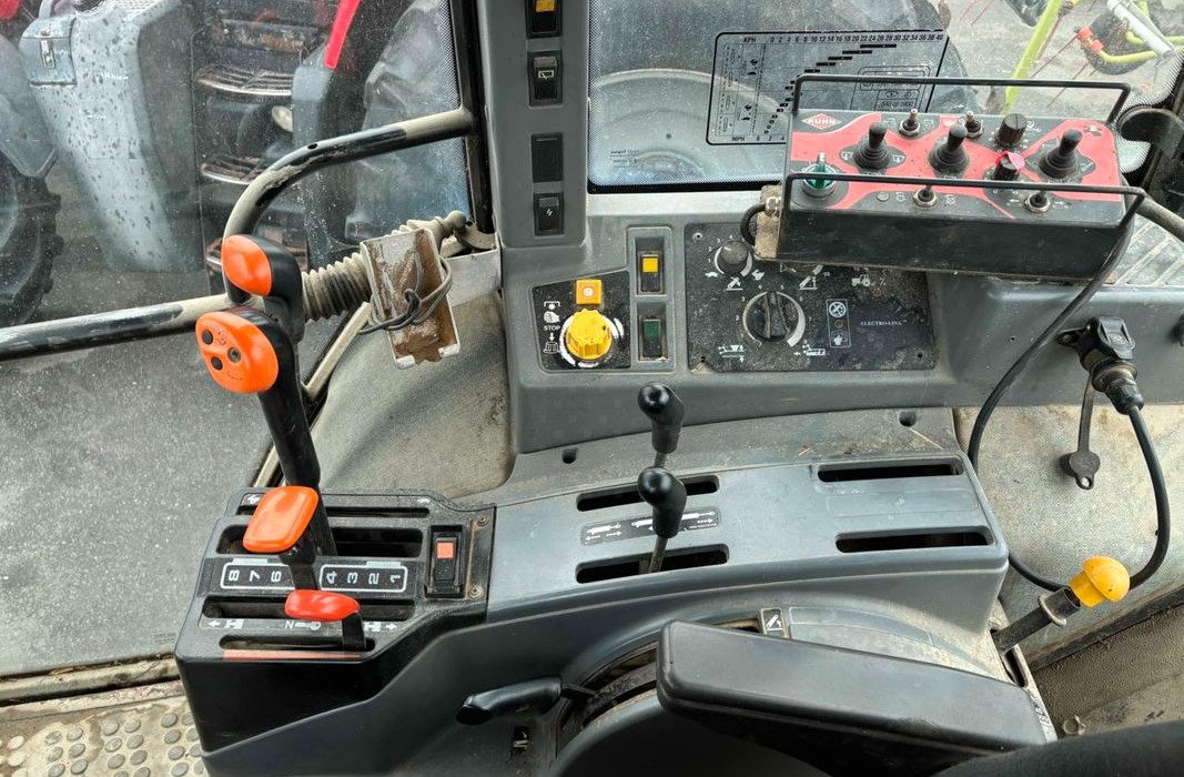 Tracteur Ford 8240 – 1992 – 4RM – Image 8