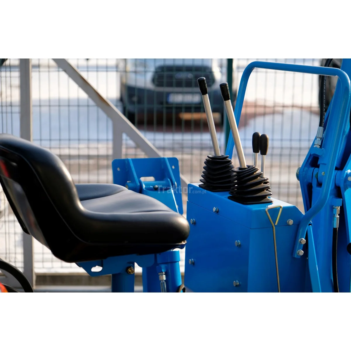 Pelle Tracteur LB2100 – Compatible LS MT3 – Image 9