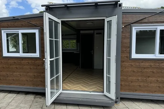 Conteneur Mobile - Tiny House avec Deux Chambres et Cuisine, modèle 2024 – Image 3