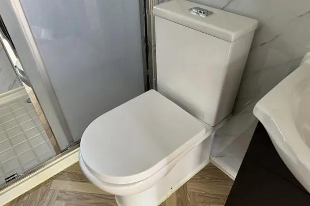 Conteneur Mobile - Tiny House avec Deux Chambres et Cuisine, modèle 2024 – Image 10