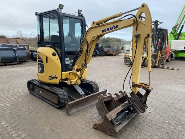 KOMATSU PC20MR-2 + 3 GODETS – Mini Pelle 2T