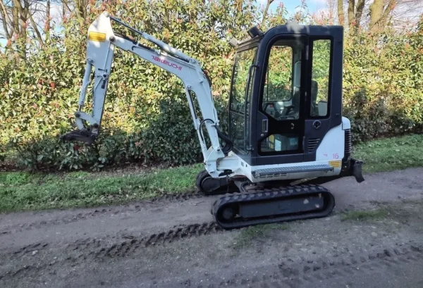 TAKEUCHI TB 016 + 3 GODETS – Mini Pelle 1,6T