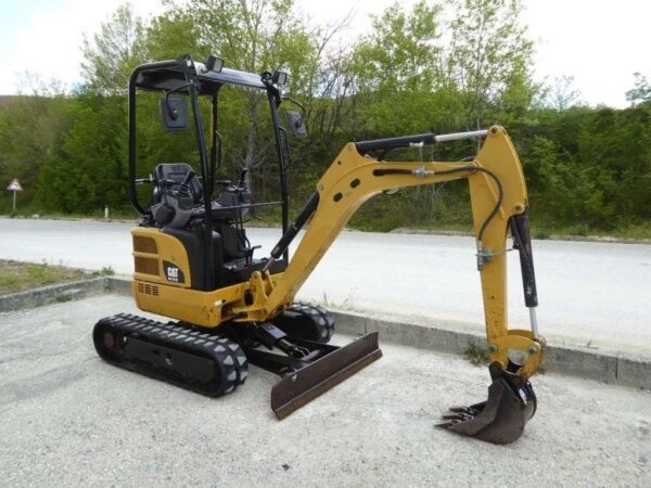 CATERPILLAR 301.7D CR + 3 GODETS – Mini Pelle 1,7 T