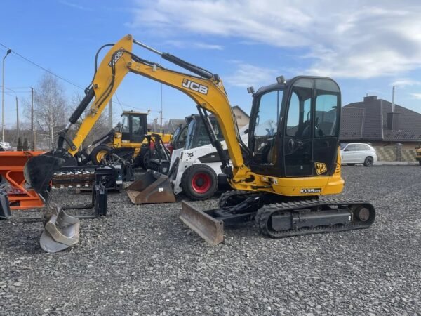 JCB 8035 ZTS + 3 GODETS – Mini Pelle 3,6T