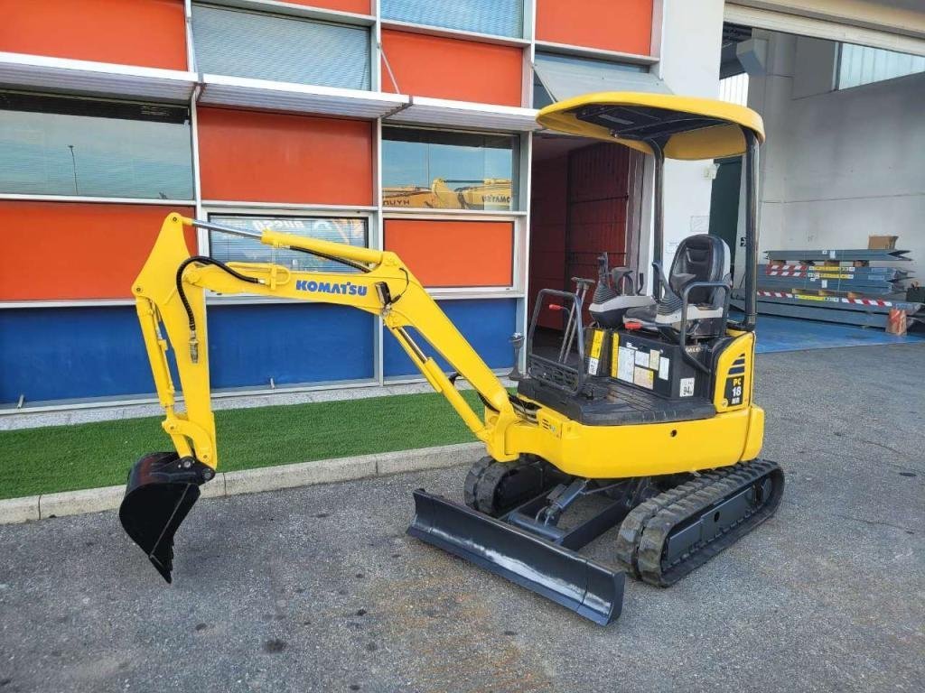 KOMATSU PC 18 MR2 + 3 GODETS – Mini Pelle 1,9T
