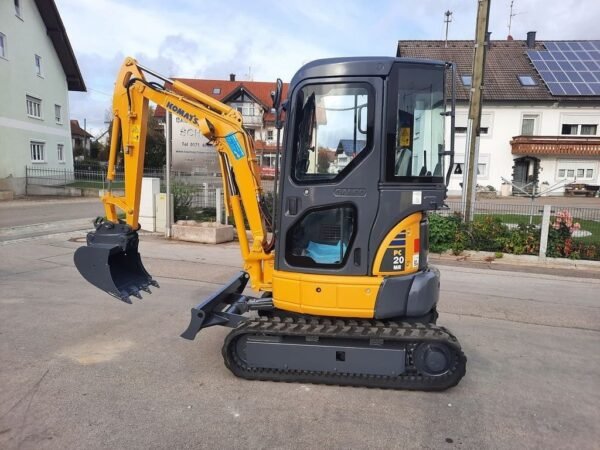 KOMATSU PC 26 MR-3 + 3 GODETS – Mini Pelle 2,8T