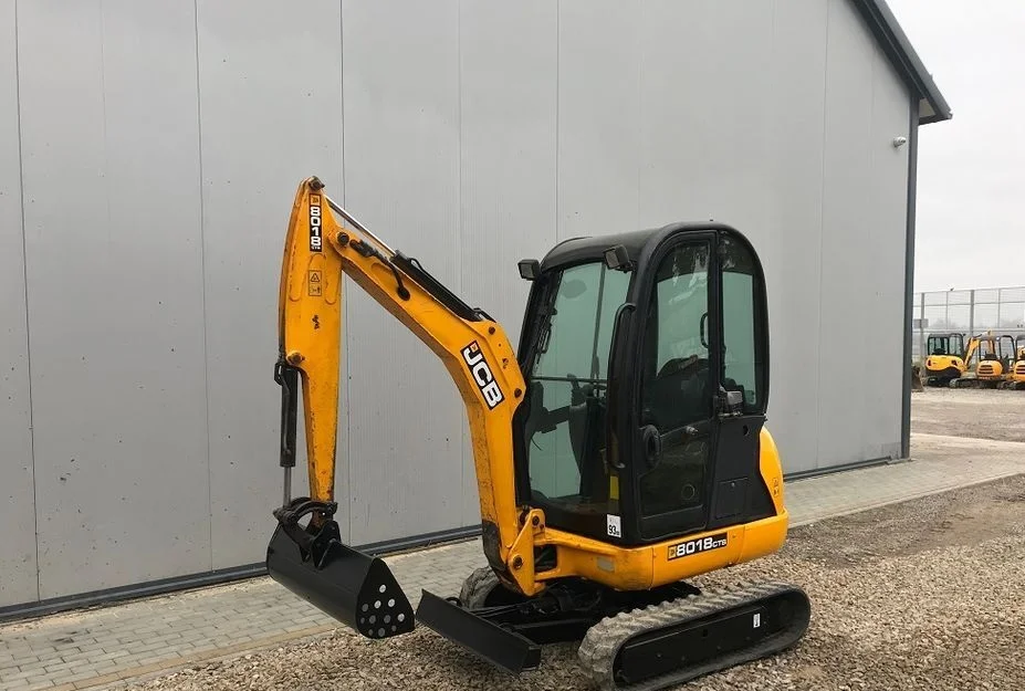 JCB 8018 CTS + 3 GODETS – Mini Pelle 1,9T – Image 10