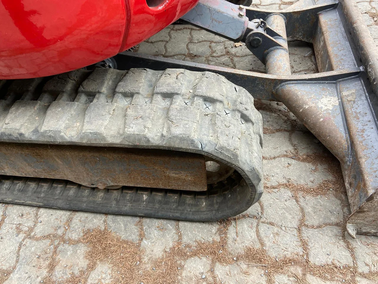 TAKEUCHI TB23R + 3 GODETS – Mini Pelle 2,5T – Image 9