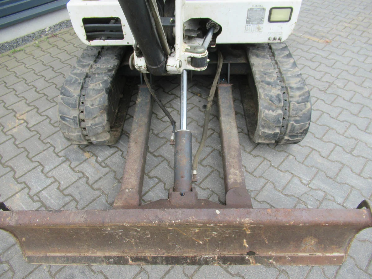 BOBCAT X334 + 3 GODETS – Mini Pelle 3,4T – Image 11