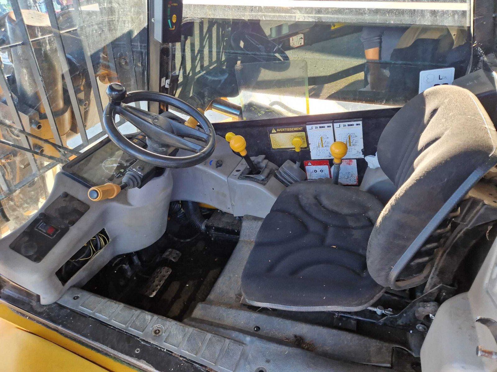 JCB 520.50 – Image 11
