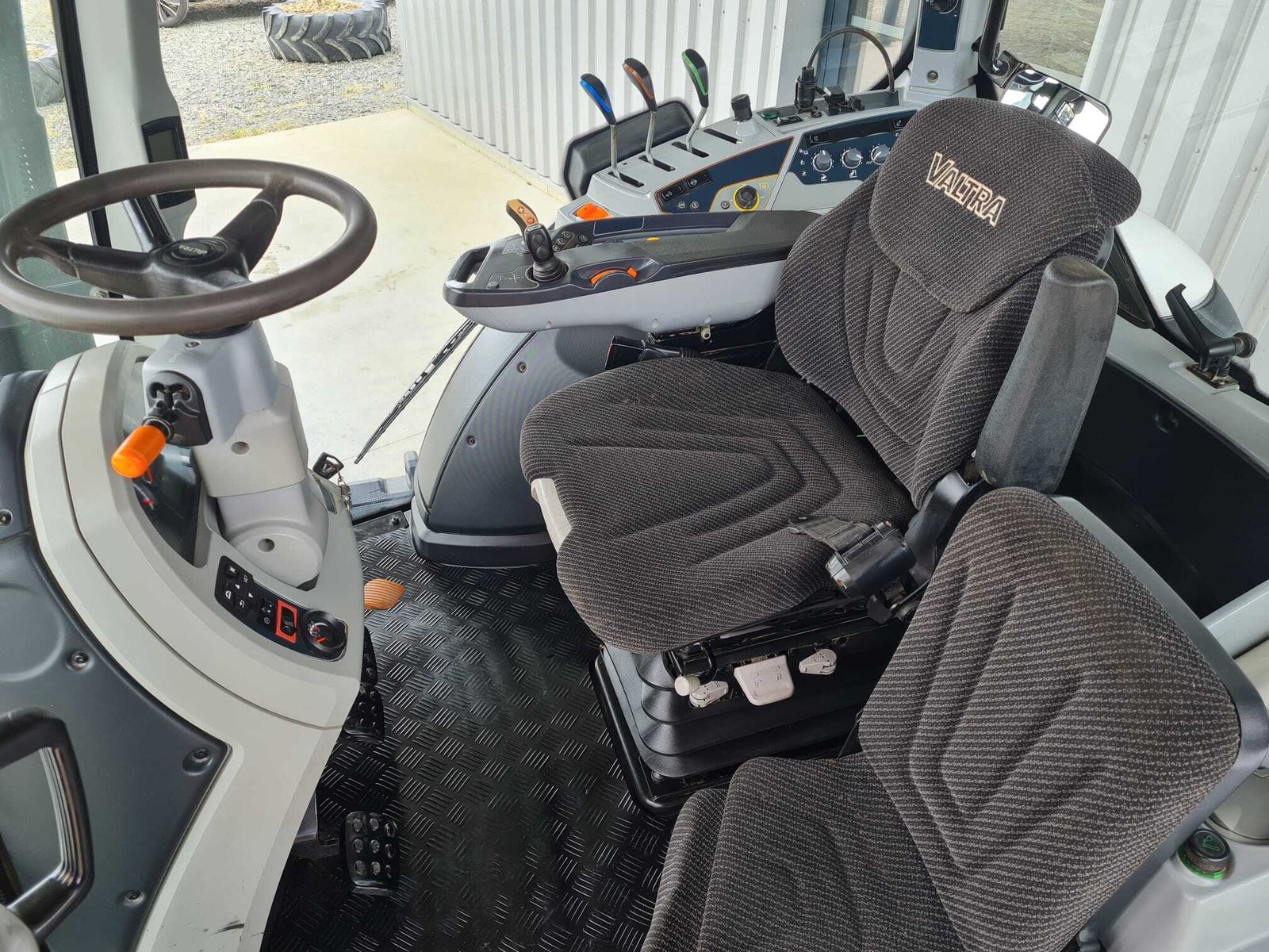 VALTRA T174 ACTIVE – Image 16