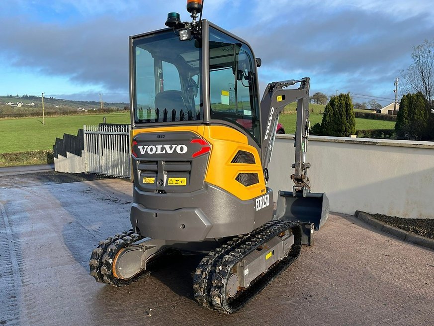 Mini Pelle BOBCAT E17 + 3 Godets GEITH – 1,71T – 2021 – Image 2