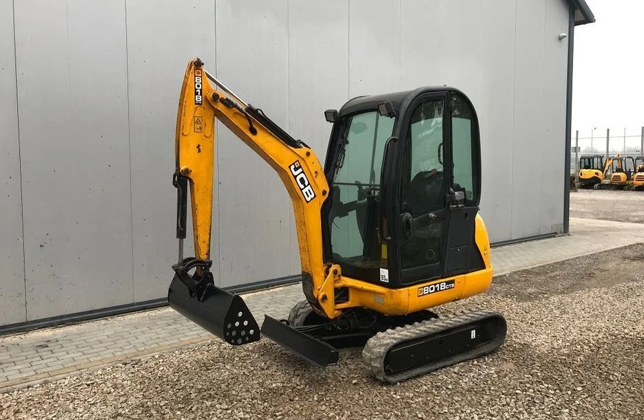 JCB 8016 + 3 GODETS – Mini Pelle 1,7T – Image 2