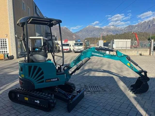 SUNWARD SWE18UF + 3 GODETS – Mini Pelle 1,8T – Image 2