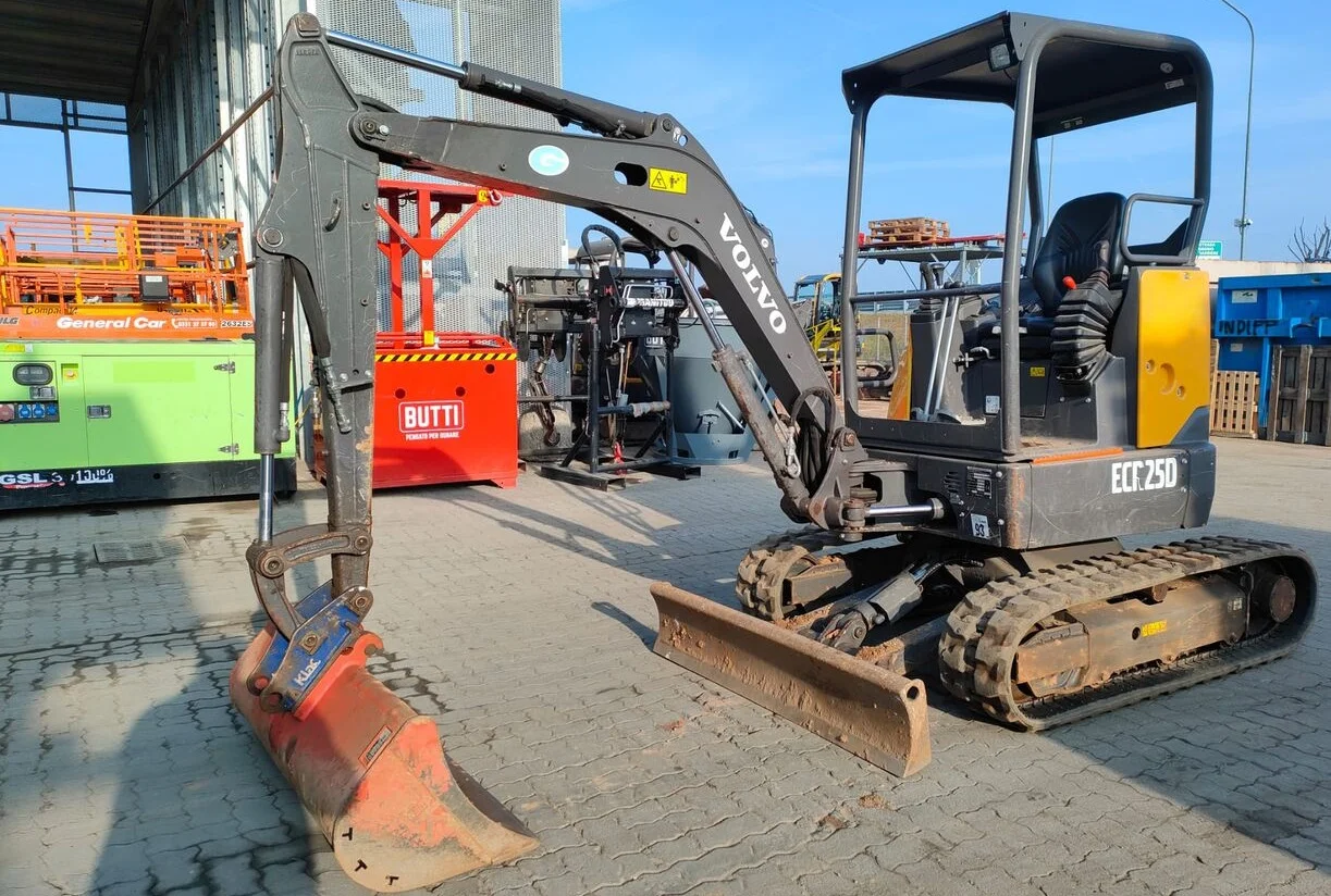 VOLVO ECR25D + 3 GODETS – Mini Pelle 2,9T – Image 2