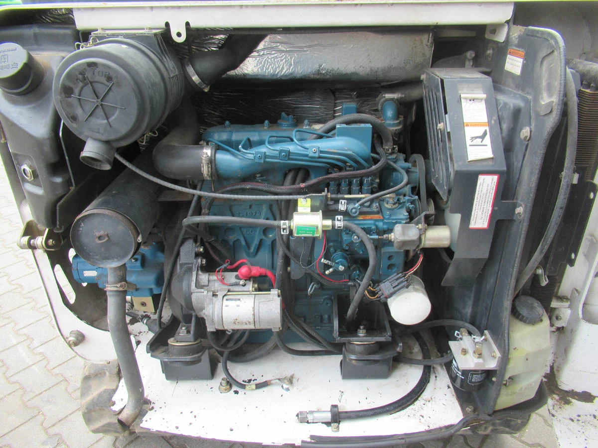 BOBCAT X334 + 3 GODETS – Mini Pelle 3,4T – Image 3