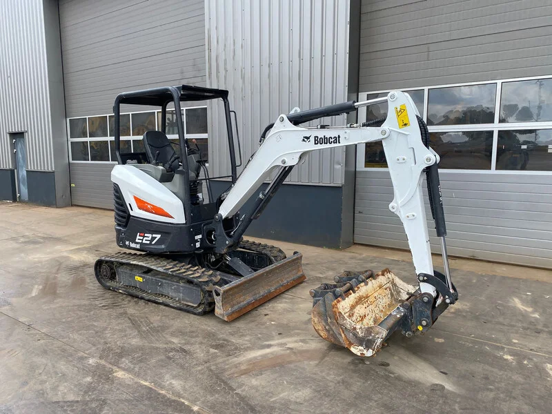 BOBCAT E27 + 3 GODETS – Mini Pelle 2,68T – Image 3