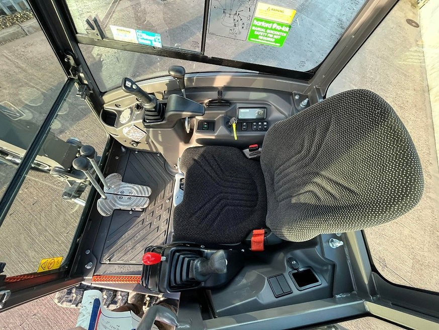 Mini Pelle BOBCAT E17 + 3 Godets GEITH – 1,71T – 2021 – Image 3