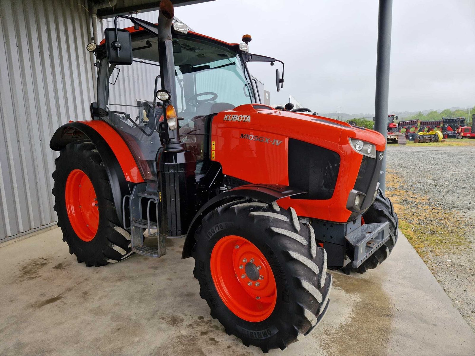 KUBOTA M105 GXS-IV – Image 4