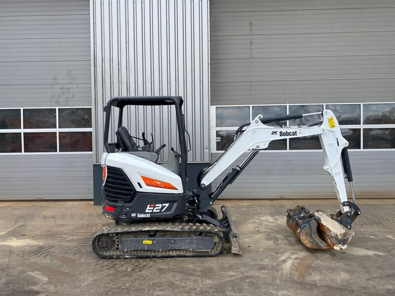 BOBCAT E27 + 3 GODETS – Mini Pelle 2,68T – Image 4