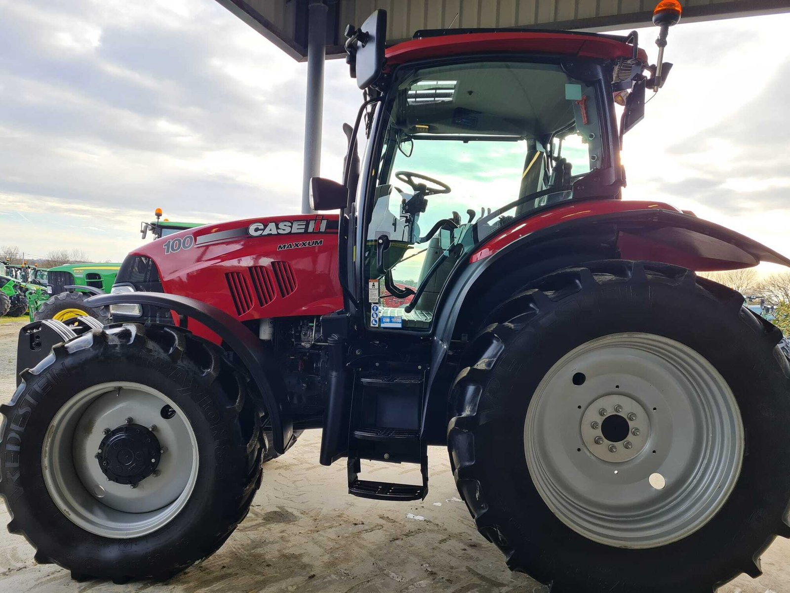 CASE IH MAXXUM 100 – Image 6